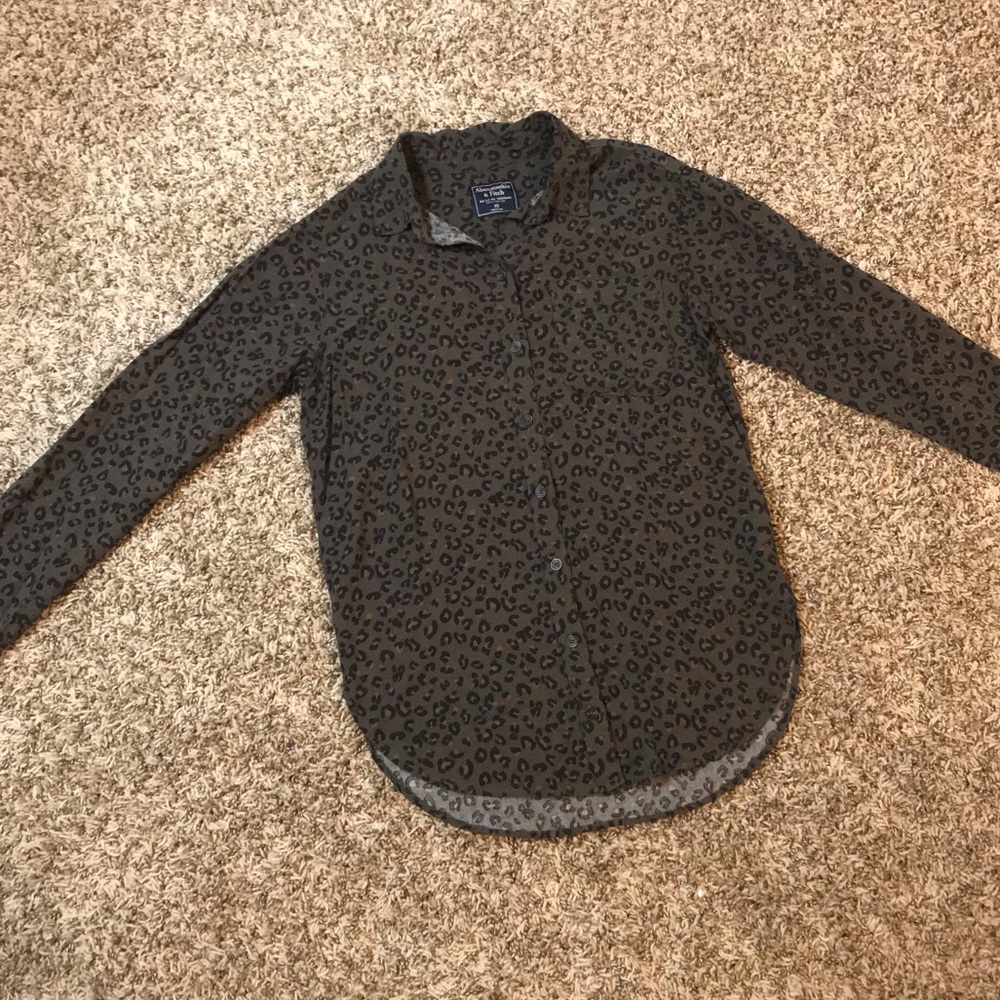 Abercrombie and Fitch grey leopard print button down long sleeve top
